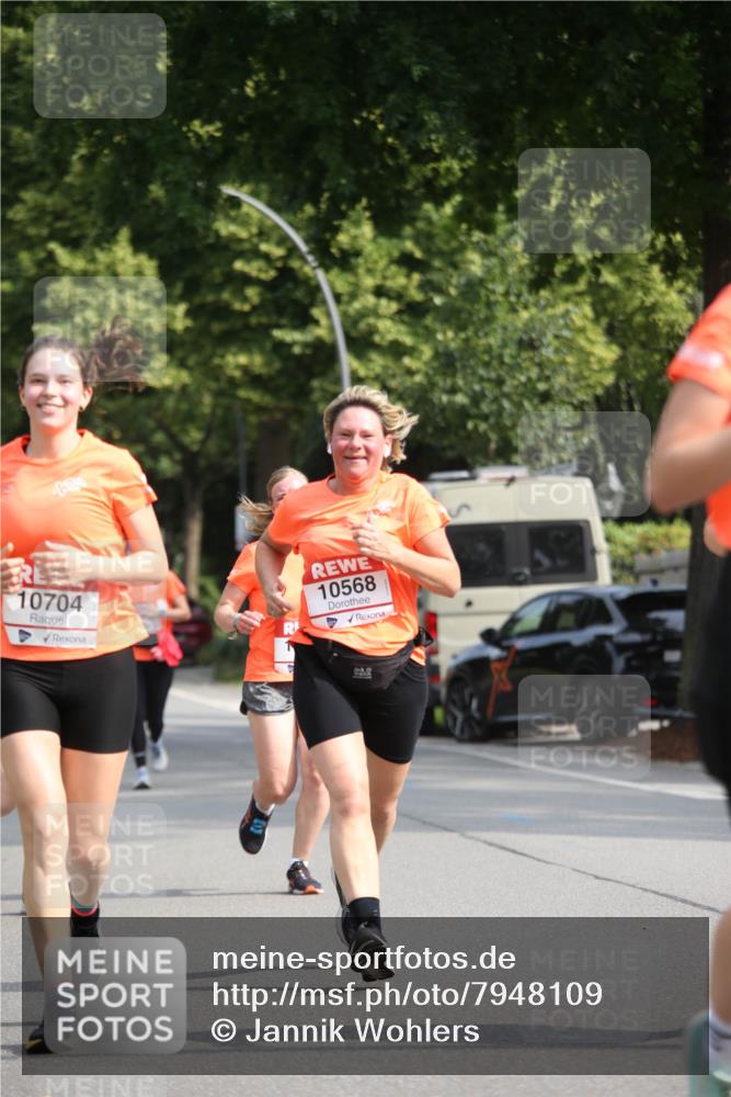 15.06.2025 - REWE Women's Run Jannik Wohlers http://msf.ph/oto/7948109 15.06.2025 09:46:27 Laufen 10704, 10568 meine-sportfotos.de