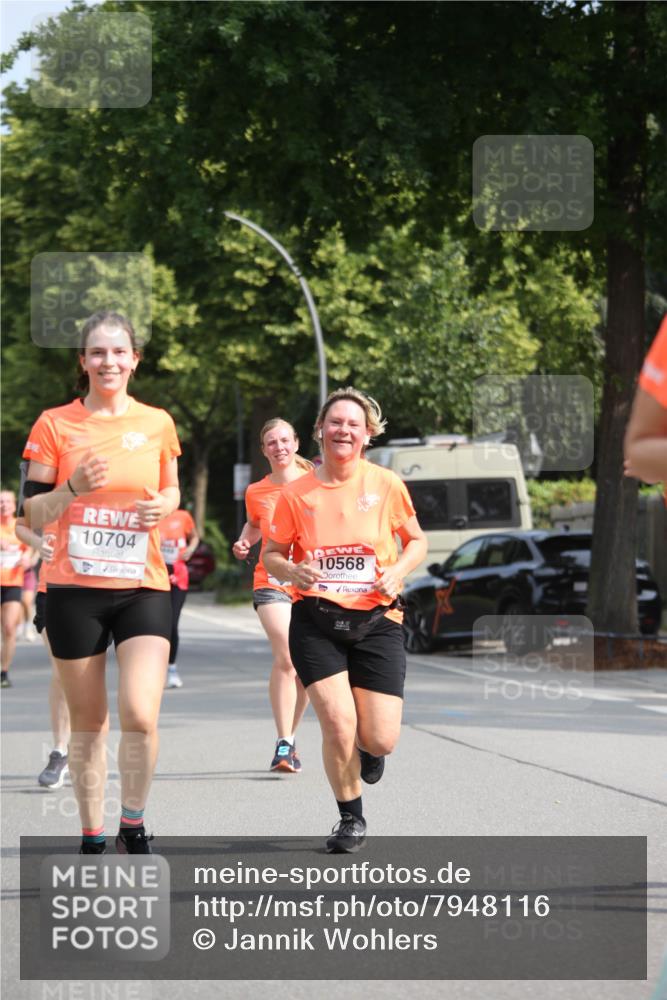 15.06.2025 - REWE Women's Run Jannik Wohlers http://msf.ph/oto/7948116 15.06.2025 09:46:28 Laufen 10704, 10568 meine-sportfotos.de