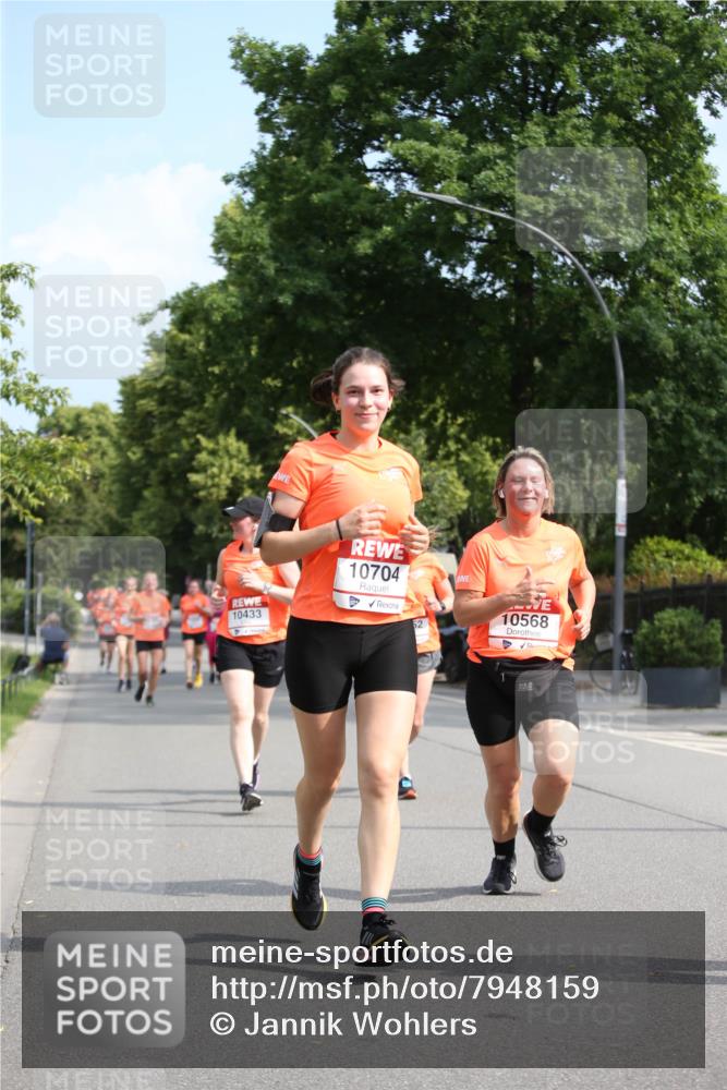 15.06.2025 - REWE Women's Run Jannik Wohlers http://msf.ph/oto/7948159 15.06.2025 09:46:29 Laufen 10433, 10704, 52, 10568 meine-sportfotos.de