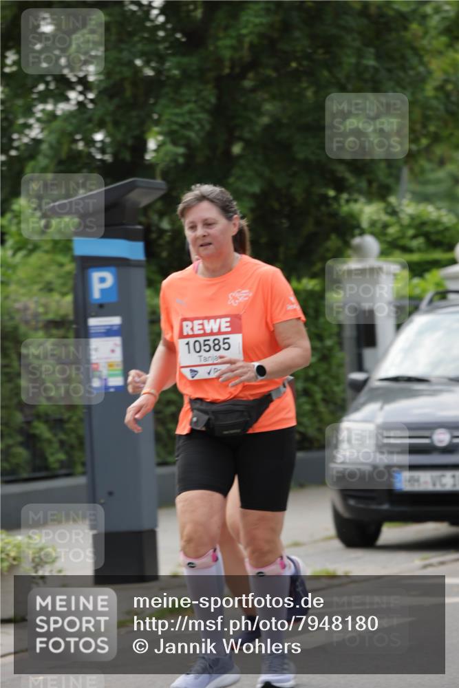 15.06.2025 - REWE Women's Run Jannik Wohlers http://msf.ph/oto/7948180 15.06.2025 08:30:51 Laufen 10585, 1 meine-sportfotos.de