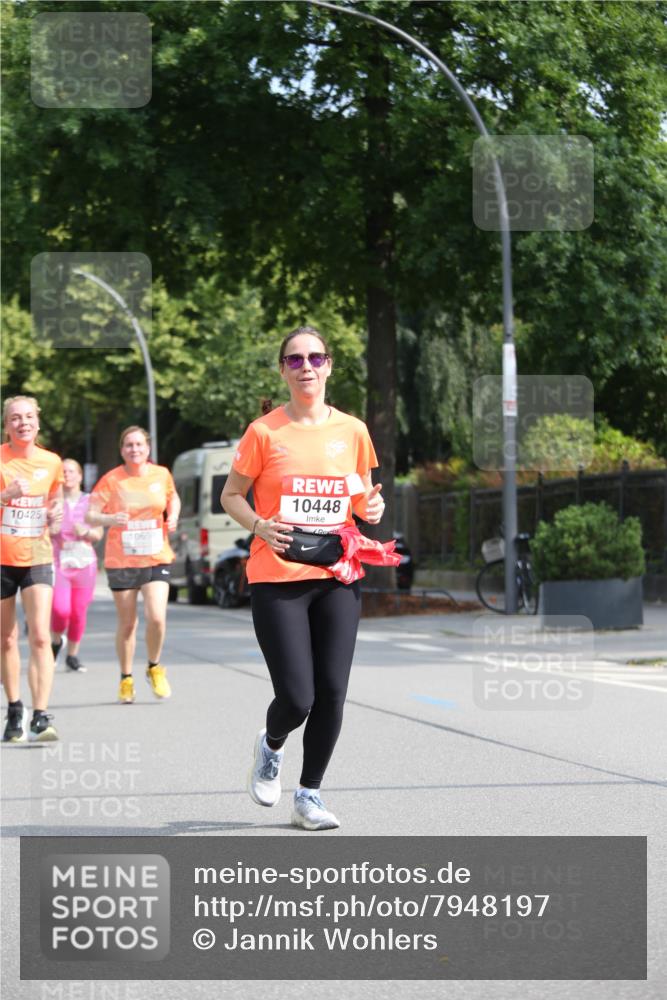 15.06.2025 - REWE Women's Run Jannik Wohlers http://msf.ph/oto/7948197 15.06.2025 09:46:35 Laufen 10425, 10448 meine-sportfotos.de