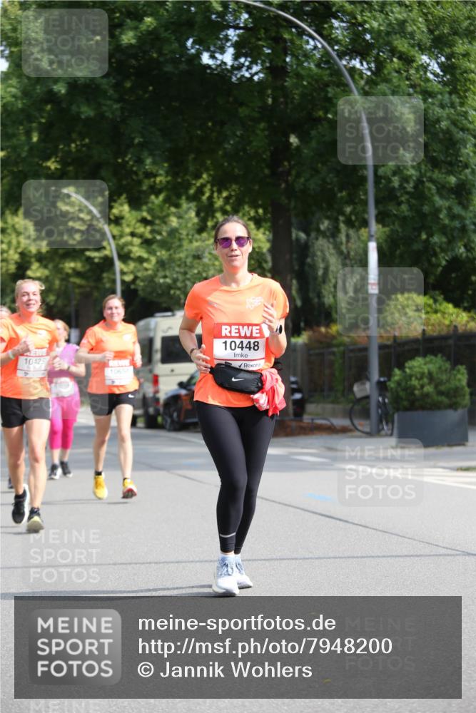 15.06.2025 - REWE Women's Run Jannik Wohlers http://msf.ph/oto/7948200 15.06.2025 09:46:35 Laufen 10425, 10448 meine-sportfotos.de