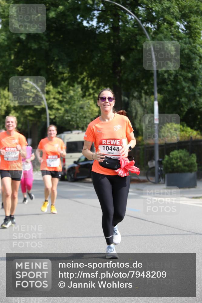 15.06.2025 - REWE Women's Run Jannik Wohlers http://msf.ph/oto/7948209 15.06.2025 09:46:35 Laufen 10425, 10448 meine-sportfotos.de