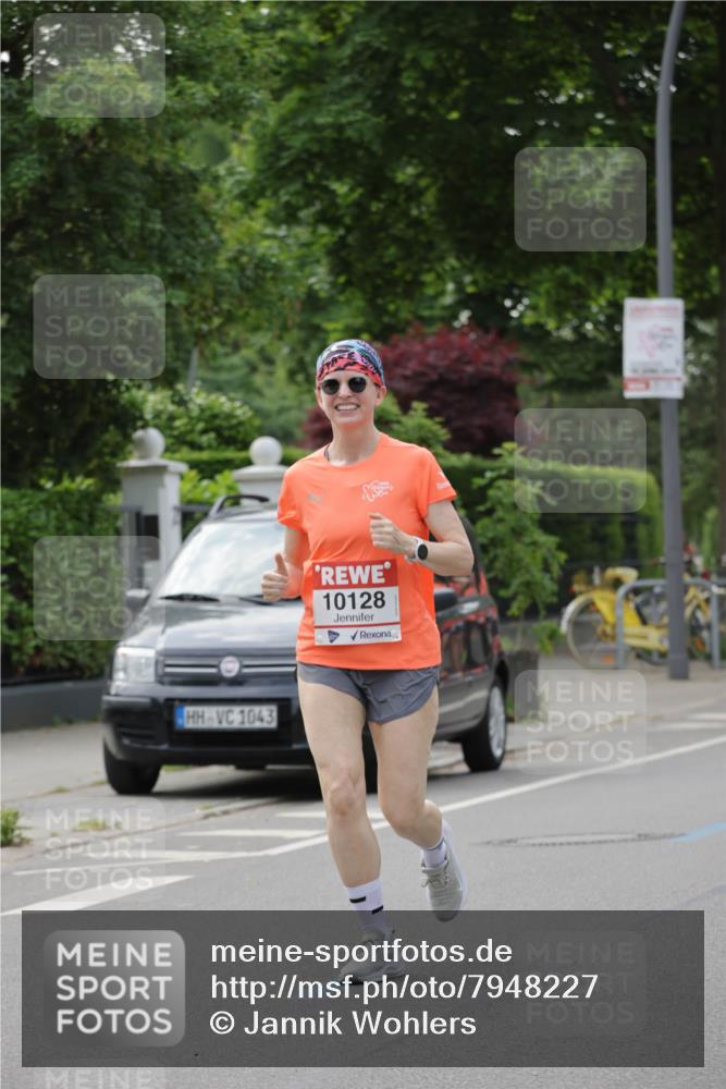 15.06.2025 - REWE Women's Run Jannik Wohlers http://msf.ph/oto/7948227 15.06.2025 08:30:54 Laufen 1043, 10128 meine-sportfotos.de