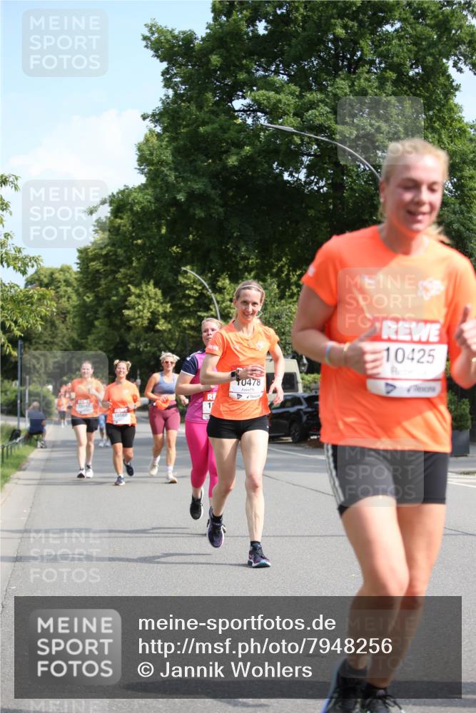 15.06.2025 - REWE Women's Run Jannik Wohlers http://msf.ph/oto/7948256 15.06.2025 09:46:39 Laufen 10267, 1, 10560, 0478, 10425 meine-sportfotos.de