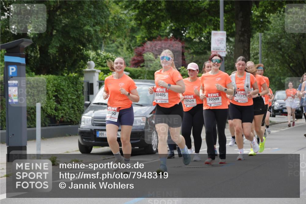 15.06.2025 - REWE Women's Run Jannik Wohlers http://msf.ph/oto/7948319 15.06.2025 08:31:00 Laufen 10350, 43, 15, 2921, 10405, 10, 10524, 10509, 10347 meine-sportfotos.de