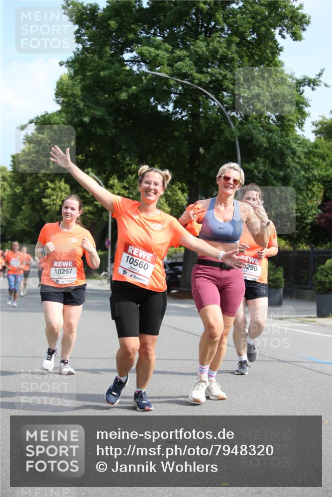 15.06.2025 - REWE Women's Run Jannik Wohlers http://msf.ph/oto/7948320 15.06.2025 09:46:43 Laufen 10267, 10560, 290 meine-sportfotos.de