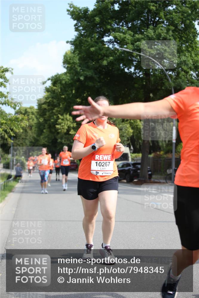 15.06.2025 - REWE Women's Run Jannik Wohlers http://msf.ph/oto/7948345 15.06.2025 09:46:45 Laufen 10267 meine-sportfotos.de