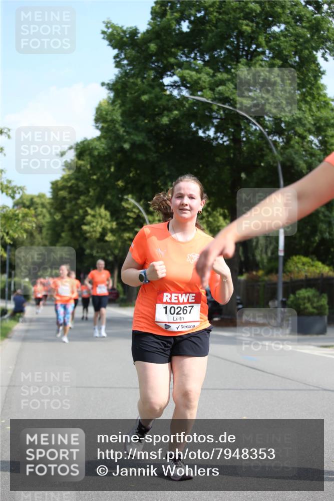 15.06.2025 - REWE Women's Run Jannik Wohlers http://msf.ph/oto/7948353 15.06.2025 09:46:45 Laufen 10267 meine-sportfotos.de