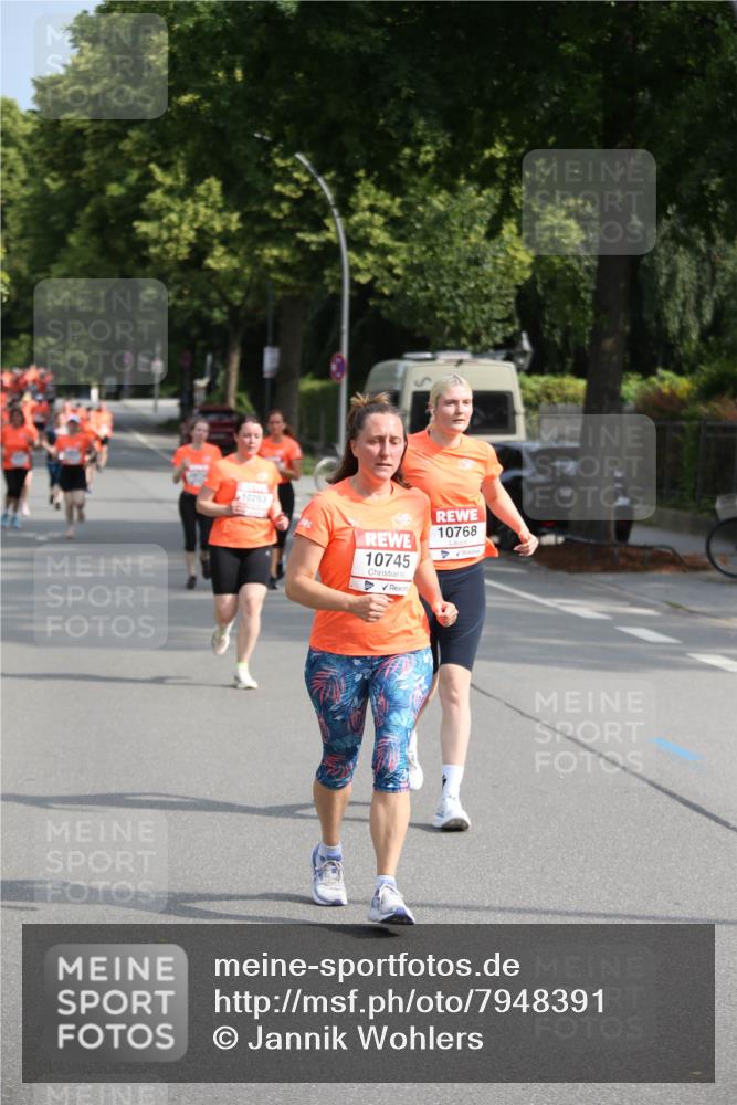 15.06.2025 - REWE Women's Run Jannik Wohlers http://msf.ph/oto/7948391 15.06.2025 09:46:49 Laufen 10263, 10768, 10745 meine-sportfotos.de