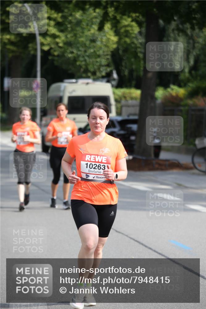 15.06.2025 - REWE Women's Run Jannik Wohlers http://msf.ph/oto/7948415 15.06.2025 09:46:52 Laufen 10263 meine-sportfotos.de