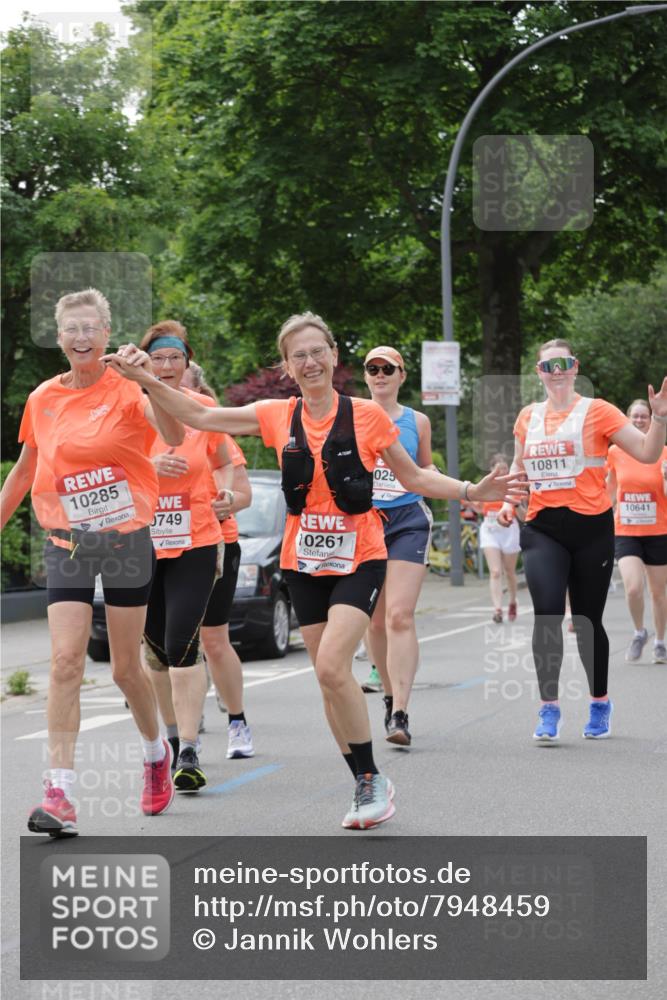 15.06.2025 - REWE Women's Run Jannik Wohlers http://msf.ph/oto/7948459 15.06.2025 08:31:06 Laufen 10285, 0749, 10261, 025, 10811, 10641 meine-sportfotos.de