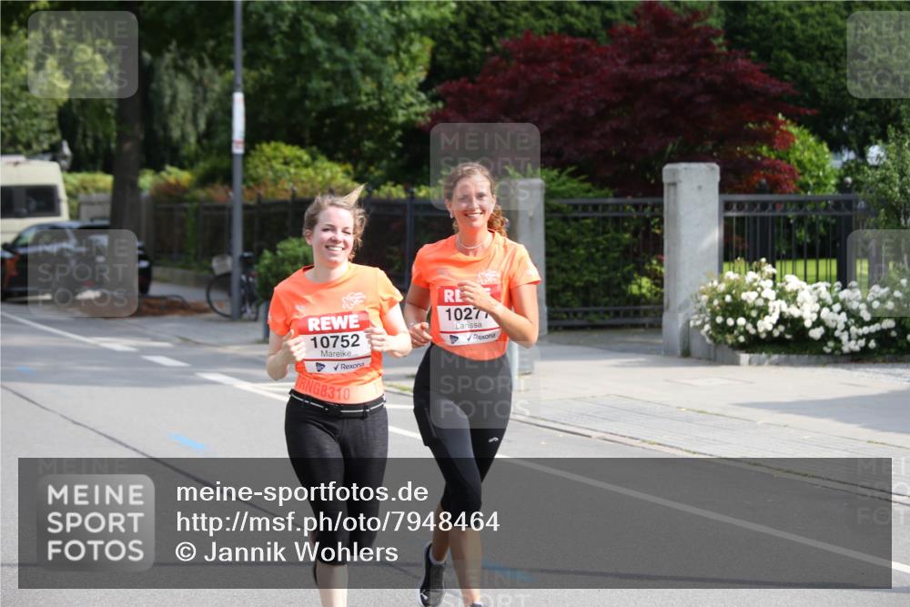 15.06.2025 - REWE Women's Run Jannik Wohlers http://msf.ph/oto/7948464 15.06.2025 09:46:57 Laufen 10752, 8310, 1027 meine-sportfotos.de