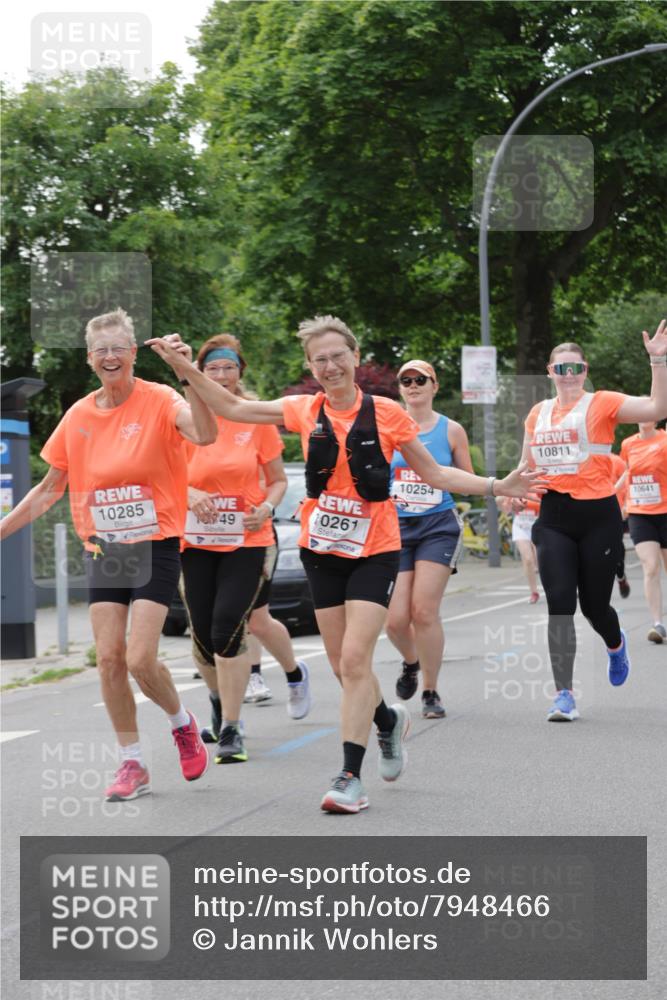 15.06.2025 - REWE Women's Run Jannik Wohlers http://msf.ph/oto/7948466 15.06.2025 08:31:06 Laufen 10285, 49, 10261, 10811, 10254, 10641 meine-sportfotos.de