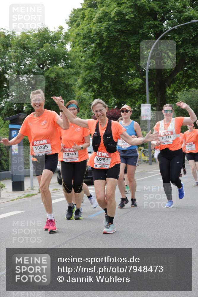 15.06.2025 - REWE Women's Run Jannik Wohlers http://msf.ph/oto/7948473 15.06.2025 08:31:06 Laufen 10285, 10749, 10261, 1025, 10811, 10641 meine-sportfotos.de