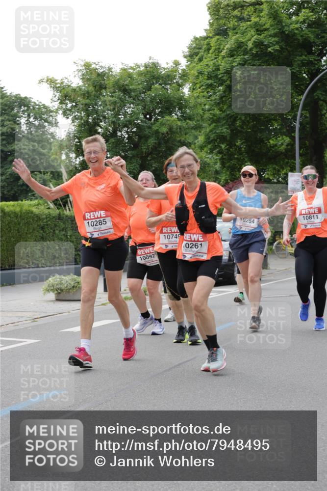 15.06.2025 - REWE Women's Run Jannik Wohlers http://msf.ph/oto/7948495 15.06.2025 08:31:06 Laufen 10285, 10092, 10749, 0261, 10254, 10811 meine-sportfotos.de