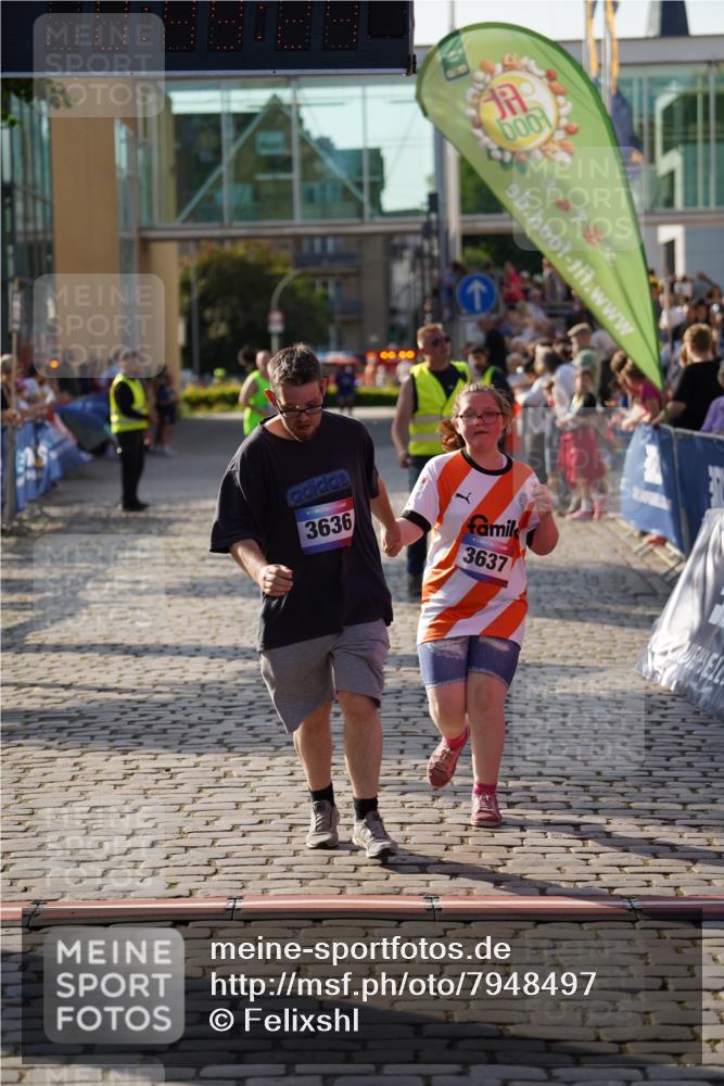 13.06.2025 - Holstenköstenlauf Felixshl http://msf.ph/oto/7948497 13.06.2025 18:19:25 Laufen 3636, 3637 meine-sportfotos.de
