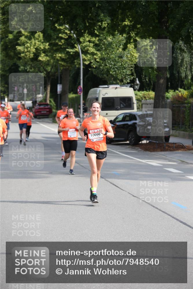 15.06.2025 - REWE Women's Run Jannik Wohlers http://msf.ph/oto/7948540 15.06.2025 09:47:08 Laufen 24, 10096 meine-sportfotos.de
