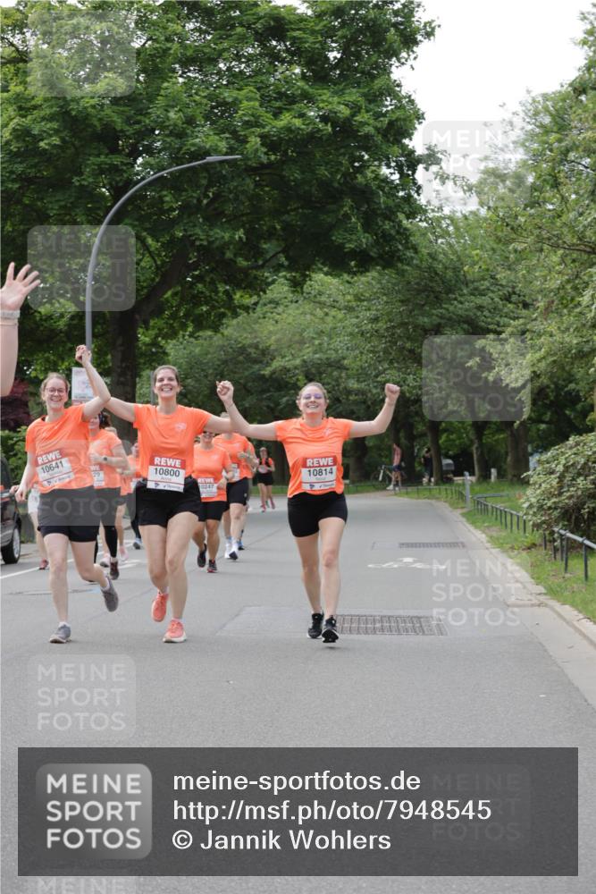15.06.2025 - REWE Women's Run Jannik Wohlers http://msf.ph/oto/7948545 15.06.2025 08:31:08 Laufen 10641, 29, 10800, 10247, 10814 meine-sportfotos.de
