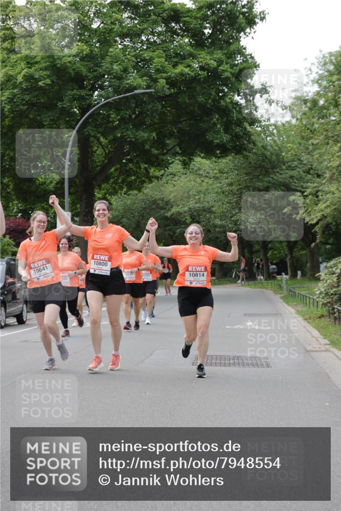 15.06.2025 - REWE Women's Run Jannik Wohlers http://msf.ph/oto/7948554 15.06.2025 08:31:08 Laufen 10641, 429, 10800, 10247, 10593, 10814 meine-sportfotos.de