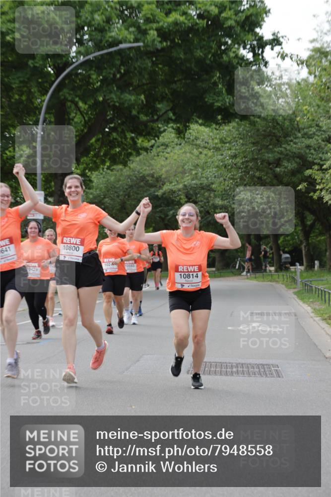 15.06.2025 - REWE Women's Run Jannik Wohlers http://msf.ph/oto/7948558 15.06.2025 08:31:08 Laufen 641, 0429, 10800, 1024, 10593, 10814 meine-sportfotos.de