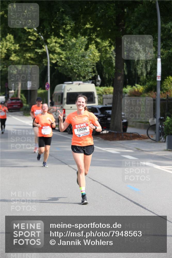 15.06.2025 - REWE Women's Run Jannik Wohlers http://msf.ph/oto/7948563 15.06.2025 09:47:09 Laufen 10136, 10862, 10096 meine-sportfotos.de