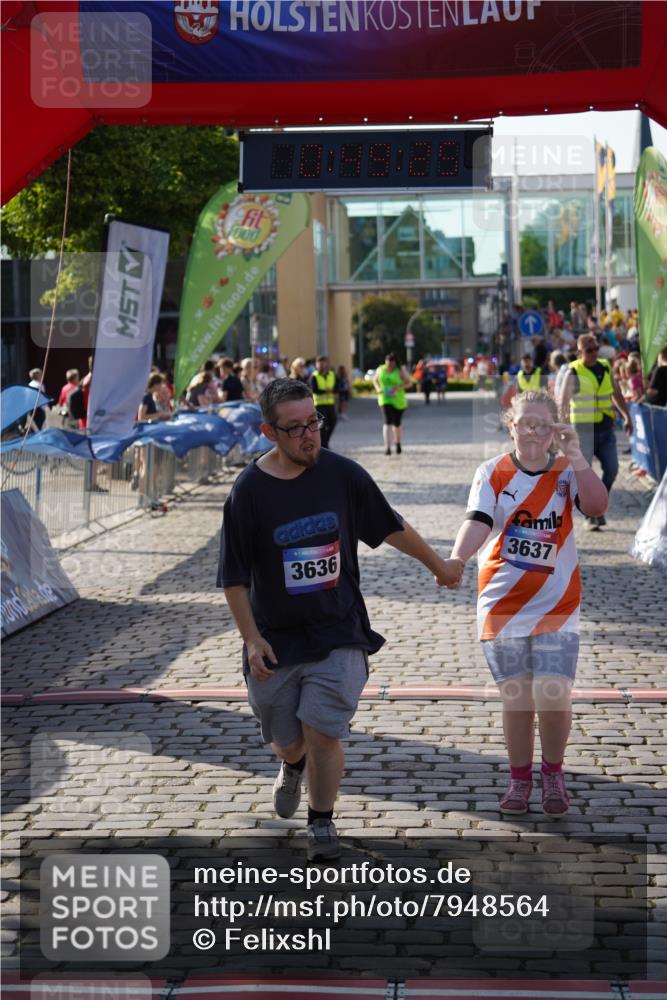 13.06.2025 - Holstenköstenlauf Felixshl http://msf.ph/oto/7948564 13.06.2025 18:19:26 Laufen 3636, 3637 meine-sportfotos.de