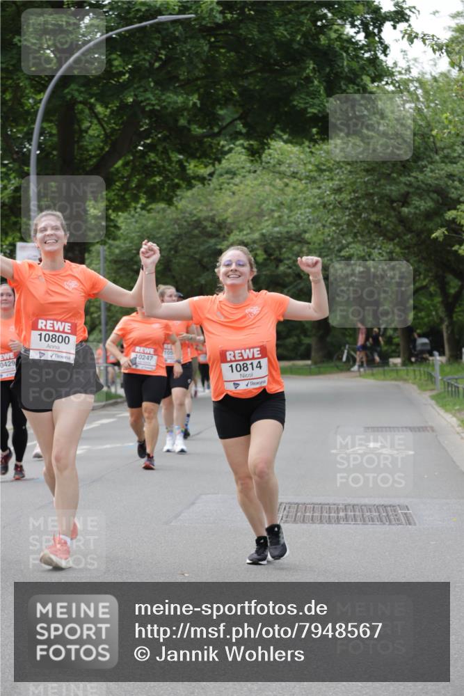 15.06.2025 - REWE Women's Run Jannik Wohlers http://msf.ph/oto/7948567 15.06.2025 08:31:09 Laufen 0429, 10800, 10247, 10814 meine-sportfotos.de