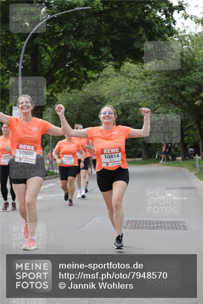15.06.2025 - REWE Women's Run Jannik Wohlers http://msf.ph/oto/7948570 15.06.2025 08:31:09 Laufen 10429, 10800, 10247, 10814 meine-sportfotos.de