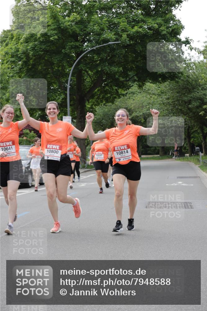15.06.2025 - REWE Women's Run Jannik Wohlers http://msf.ph/oto/7948588 15.06.2025 08:31:09 Laufen 10641, 10195, 10800, 10247, 10814 meine-sportfotos.de