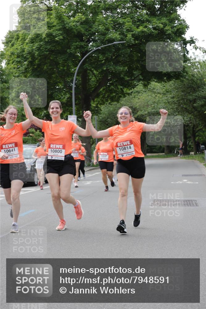 15.06.2025 - REWE Women's Run Jannik Wohlers http://msf.ph/oto/7948591 15.06.2025 08:31:09 Laufen 10641, 10800, 10741, 10247, 10814 meine-sportfotos.de