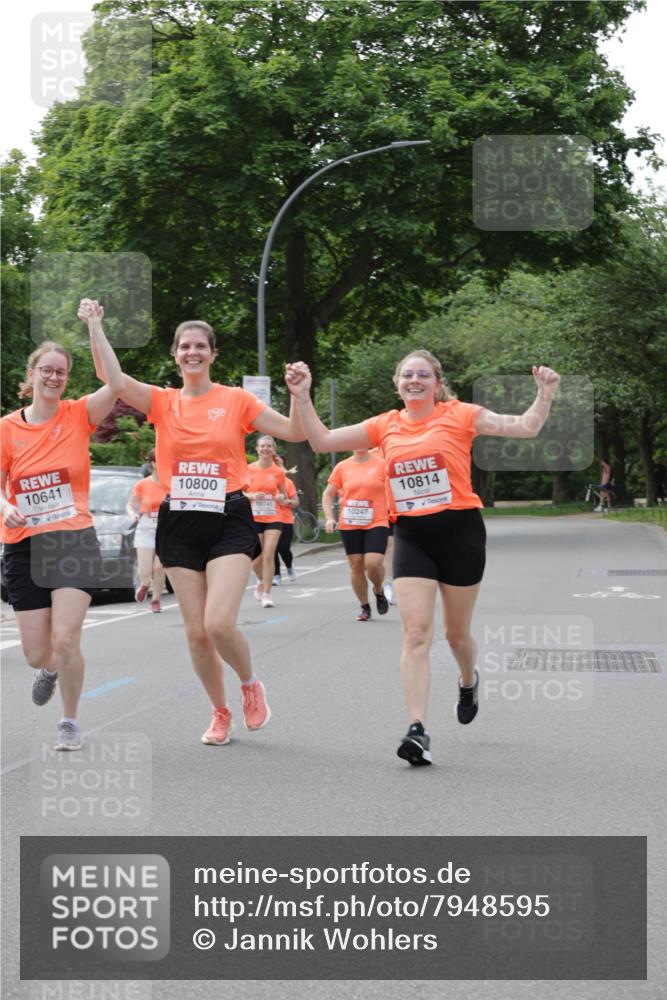 15.06.2025 - REWE Women's Run Jannik Wohlers http://msf.ph/oto/7948595 15.06.2025 08:31:09 Laufen 10641, 10800, 10741, 10247, 10814 meine-sportfotos.de