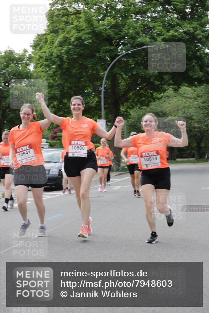 15.06.2025 - REWE Women's Run Jannik Wohlers http://msf.ph/oto/7948603 15.06.2025 08:31:09 Laufen 10175, 10641, 10800, 10814 meine-sportfotos.de