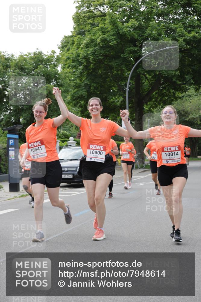 15.06.2025 - REWE Women's Run Jannik Wohlers http://msf.ph/oto/7948614 15.06.2025 08:31:09 Laufen 1017, 10641, 1043, 10800, 10741, 102, 10814 meine-sportfotos.de