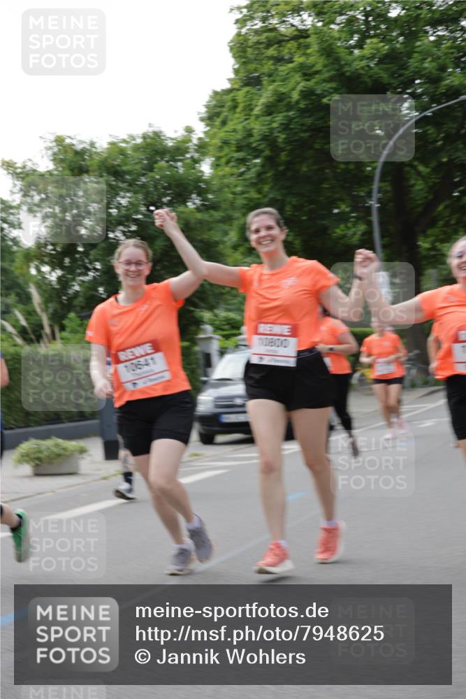 15.06.2025 - REWE Women's Run Jannik Wohlers http://msf.ph/oto/7948625 15.06.2025 08:31:10 Laufen 10641 meine-sportfotos.de