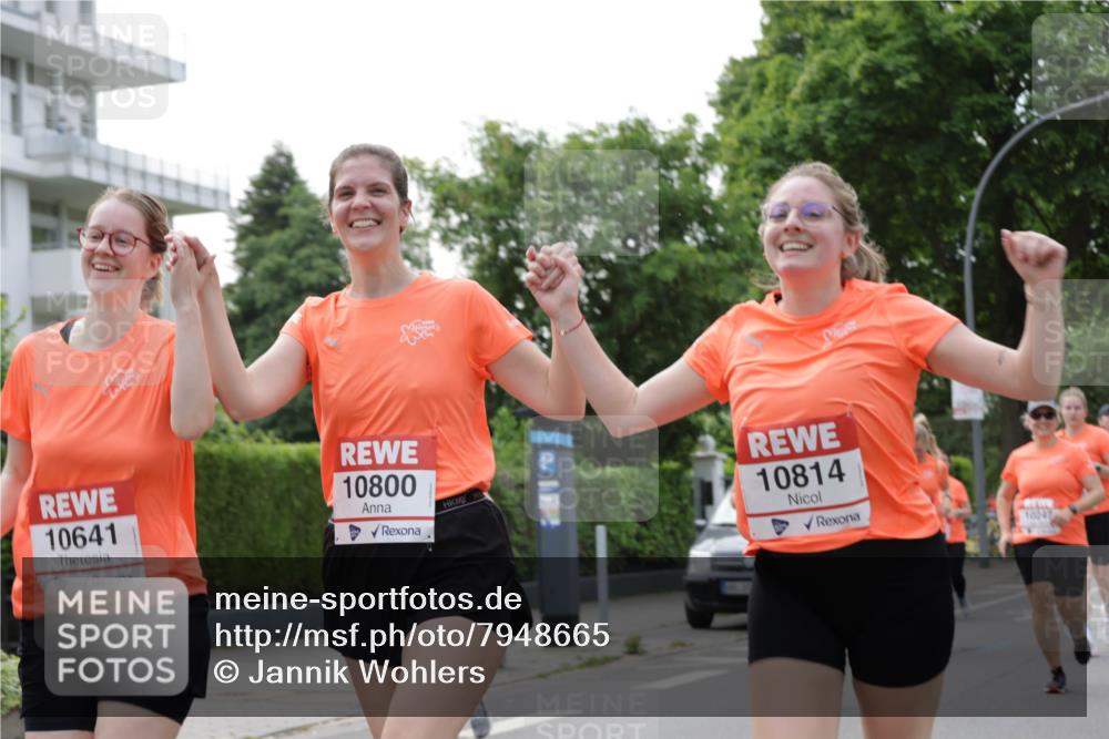 15.06.2025 - REWE Women's Run Jannik Wohlers http://msf.ph/oto/7948665 15.06.2025 08:31:11 Laufen 10641, 10800, 10814, 1004 meine-sportfotos.de