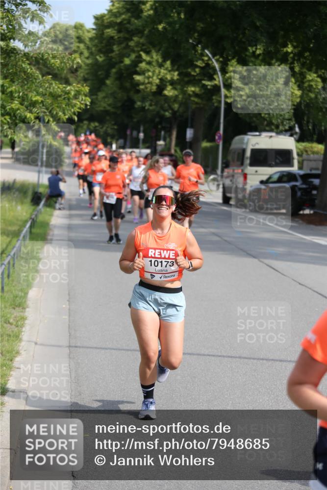 15.06.2025 - REWE Women's Run Jannik Wohlers http://msf.ph/oto/7948685 15.06.2025 09:47:23 Laufen 10173 meine-sportfotos.de