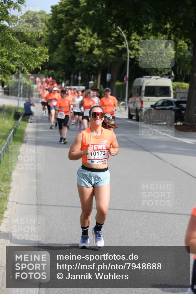 15.06.2025 - REWE Women's Run Jannik Wohlers http://msf.ph/oto/7948688 15.06.2025 09:47:23 Laufen 10173 meine-sportfotos.de