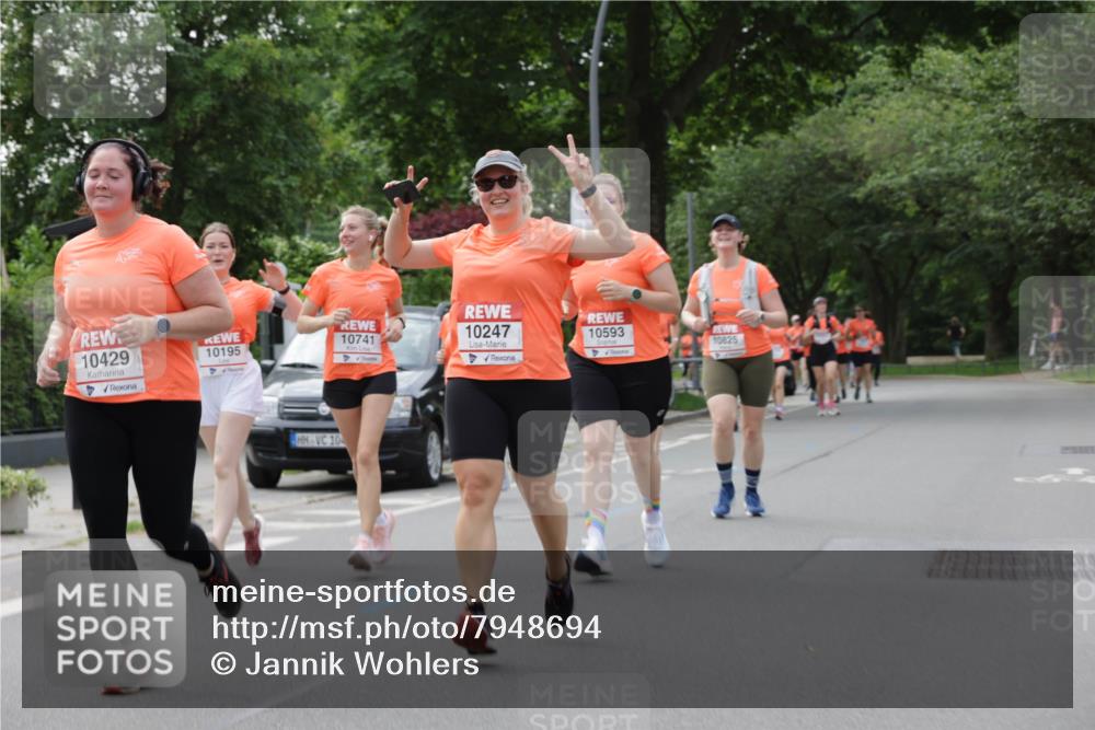 15.06.2025 - REWE Women's Run Jannik Wohlers http://msf.ph/oto/7948694 15.06.2025 08:31:12 Laufen 10429, 10195, 10, 10741, 10247, 10593, 10825 meine-sportfotos.de