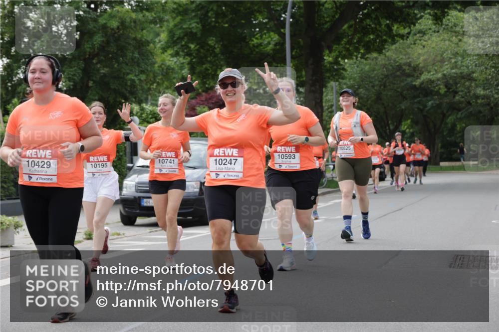 15.06.2025 - REWE Women's Run Jannik Wohlers http://msf.ph/oto/7948701 15.06.2025 08:31:12 Laufen 10825, 10429, 10741, 10247, 10593, 10195 meine-sportfotos.de