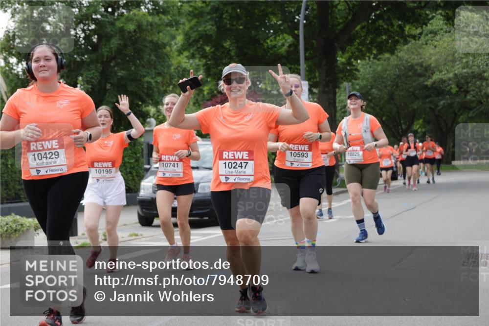 15.06.2025 - REWE Women's Run Jannik Wohlers http://msf.ph/oto/7948709 15.06.2025 08:31:12 Laufen 10429, 10195, 10247, 10593, 10825, 10741 meine-sportfotos.de