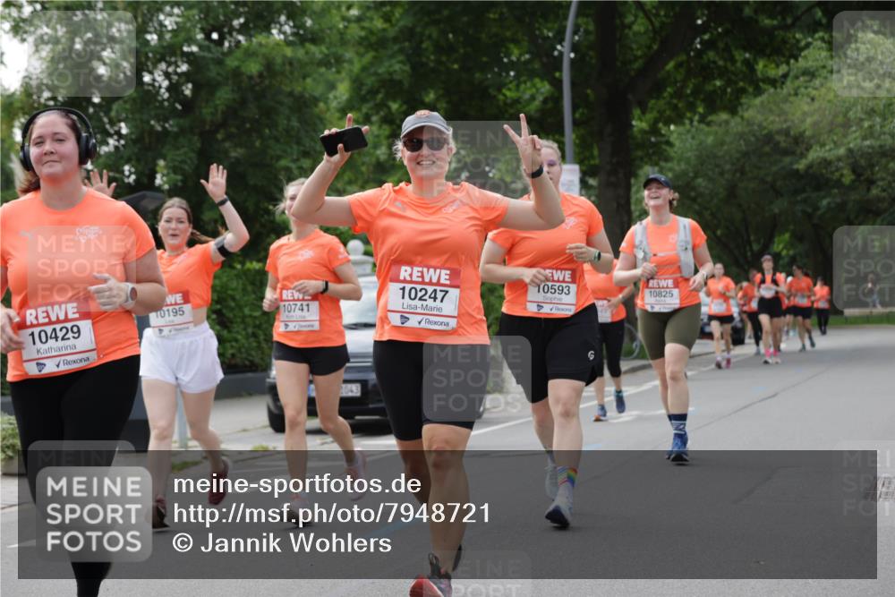 15.06.2025 - REWE Women's Run Jannik Wohlers http://msf.ph/oto/7948721 15.06.2025 08:31:12 Laufen 10429, 10195, 10741, 2043, 10247, 10593, 10825 meine-sportfotos.de