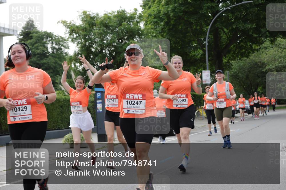 15.06.2025 - REWE Women's Run Jannik Wohlers http://msf.ph/oto/7948741 15.06.2025 08:31:13 Laufen 10429, 10195, 10741, 10247, 10790, 0593, 4, 10825, 10625, 6 meine-sportfotos.de