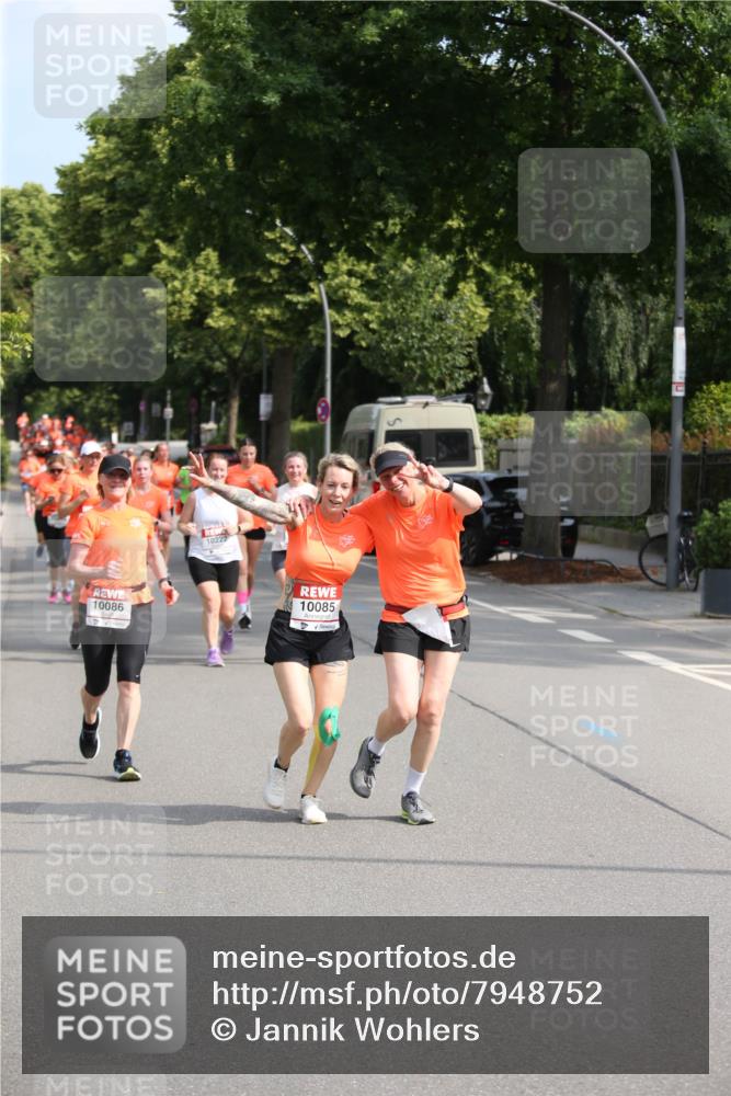 15.06.2025 - REWE Women's Run Jannik Wohlers http://msf.ph/oto/7948752 15.06.2025 09:47:27 Laufen 10085, 10086 meine-sportfotos.de