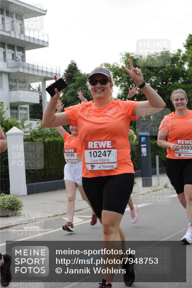 15.06.2025 - REWE Women's Run Jannik Wohlers http://msf.ph/oto/7948753 15.06.2025 08:31:14 Laufen 3, 10195, 10247, 0593 meine-sportfotos.de
