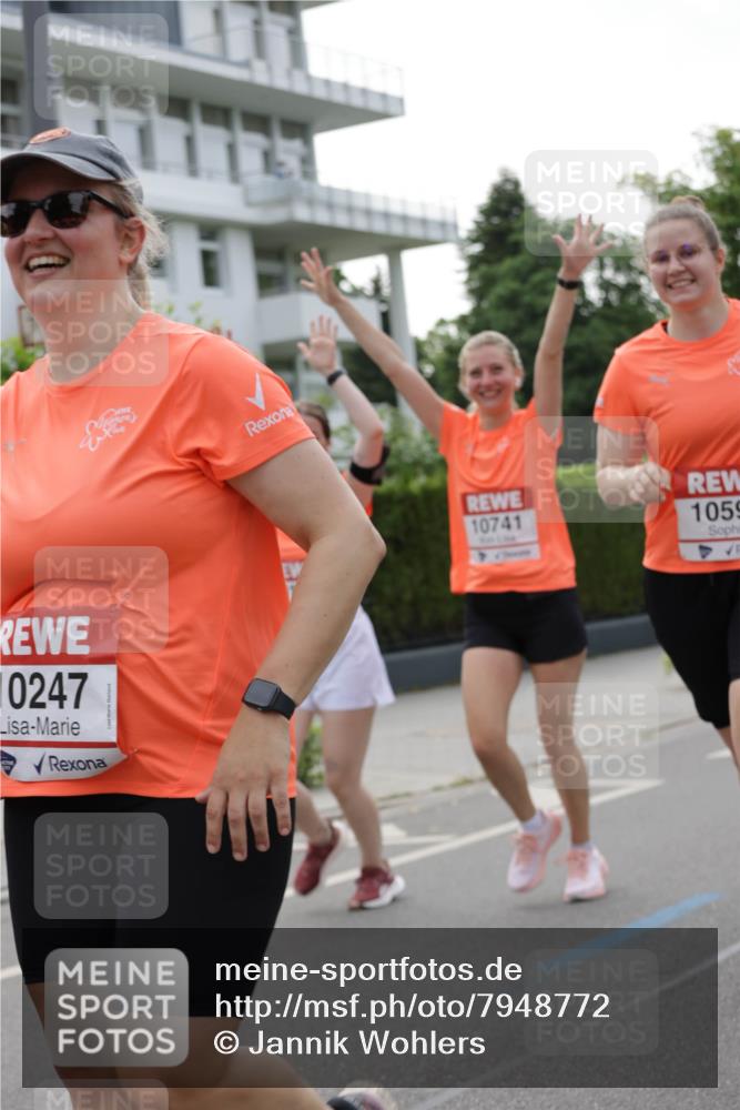 15.06.2025 - REWE Women's Run Jannik Wohlers http://msf.ph/oto/7948772 15.06.2025 08:31:14 Laufen 10247, 10741, 1059 meine-sportfotos.de