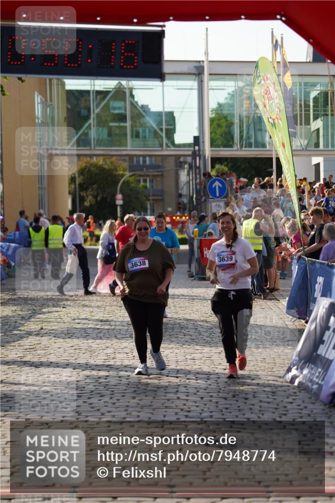 13.06.2025 - Holstenköstenlauf Felixshl http://msf.ph/oto/7948774 13.06.2025 18:20:18 Laufen 2262, 3638, 3639 meine-sportfotos.de