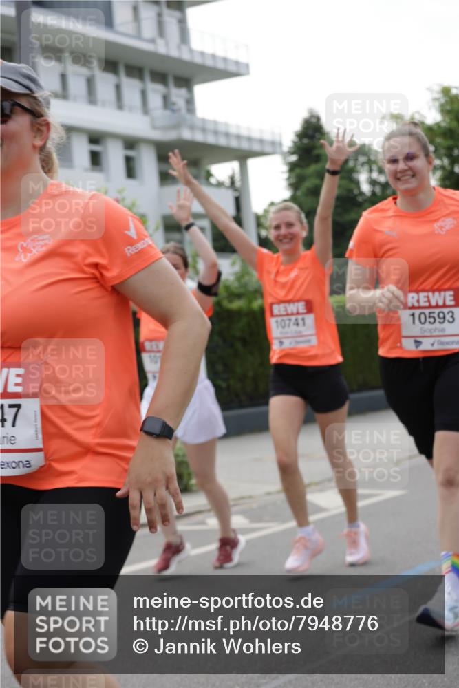 15.06.2025 - REWE Women's Run Jannik Wohlers http://msf.ph/oto/7948776 15.06.2025 08:31:14 Laufen 47, 10741, 10593 meine-sportfotos.de