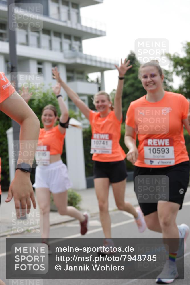 15.06.2025 - REWE Women's Run Jannik Wohlers http://msf.ph/oto/7948785 15.06.2025 08:31:15 Laufen 10741, 15, 10593 meine-sportfotos.de