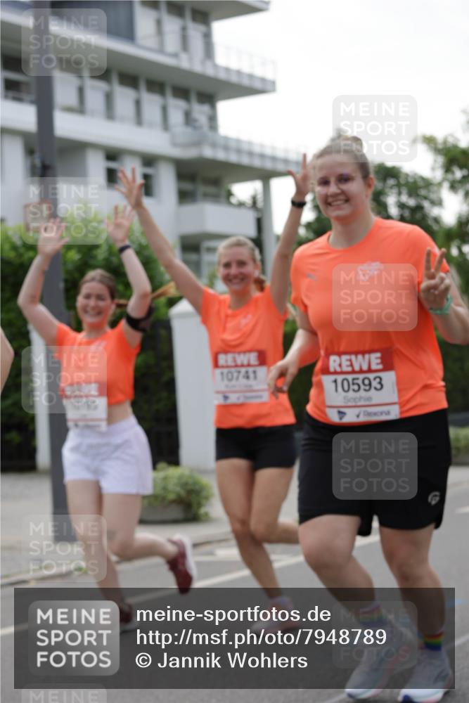 15.06.2025 - REWE Women's Run Jannik Wohlers http://msf.ph/oto/7948789 15.06.2025 08:31:15 Laufen 10741, 10593 meine-sportfotos.de